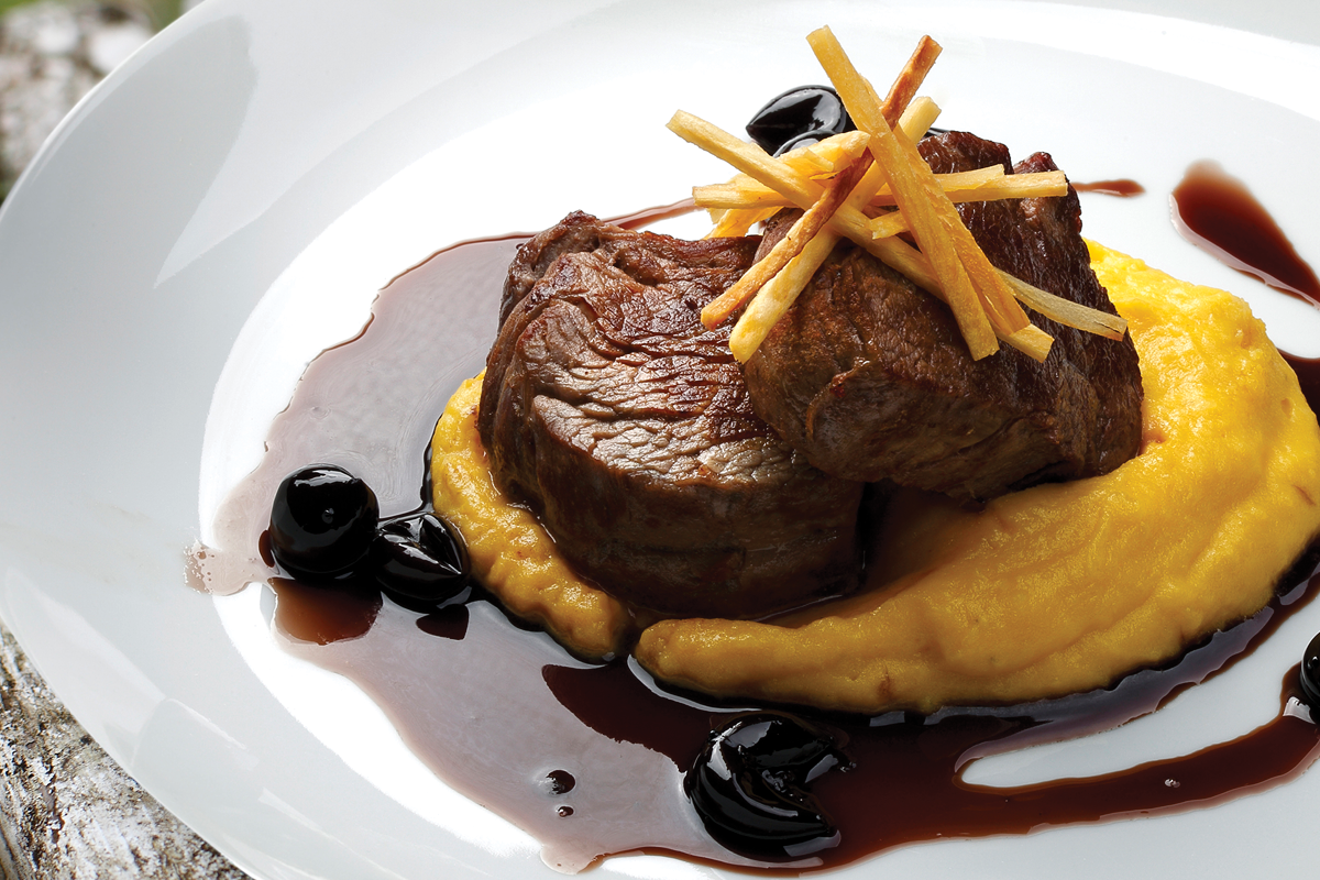 Filet Mignon with Red Wine Reduction
